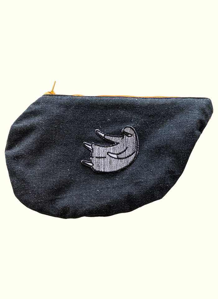 qumooth reclaimed pocket pouch