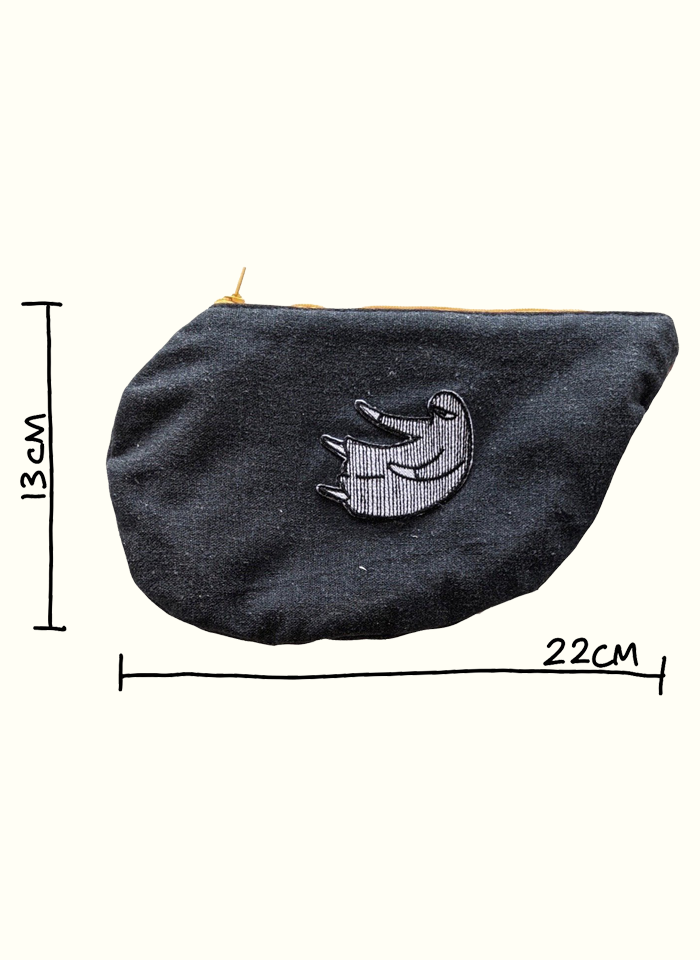 qumooth reclaimed pocket pouch